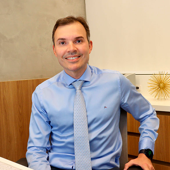 Dr Luciano Freitas, Especialiats em Cirurgia Plástica do Nariz (Rinoplastia)
