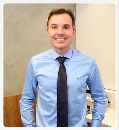 Dr Luciano Freitas, especialista em Cirurgia plástica do Nariz (Rinoplastia)